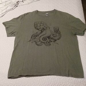 Unisex Octopus/Hoptopus T-shirt Large